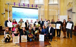 01-nagrada-jarki-postigenia-stolichna-obstina-f-kosjo-hadgigenchev-4_250x154_crop_478b24840a