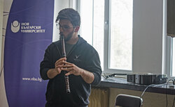 08_250x154_crop_478b24840a