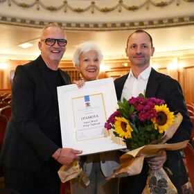 nagrada-na-filma-za-raina-kabaivanska-kosio-hadzhigenchev_280x280_crop_478b24840a