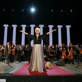 raina-kabaivanska-f-viktor-viktorov_280x280_crop_478b24840a