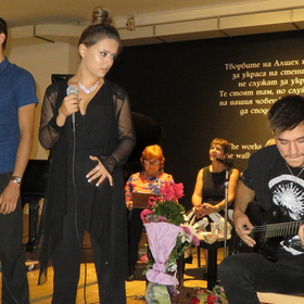 untitled-1_280x280_crop_478b24840a