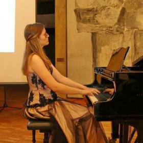 mladata-pianistka_280x280_crop_478b24840a