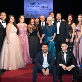 raina-2_280x280_crop_478b24840a