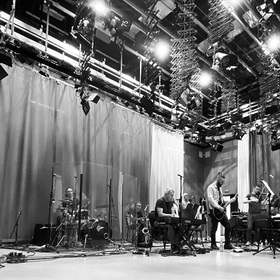 1_280x280_crop_478b24840a