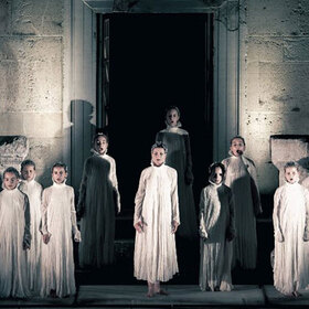 raina-1_280x280_crop_478b24840a