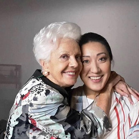 raina-3_280x280_crop_478b24840a