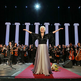 raina-1_280x280_crop_478b24840a