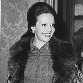 raina-3-678x410-crop-478b24840a-teatro-reggio-torino_280x280_crop_478b24840a