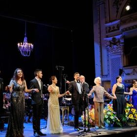 raina_280x280_crop_478b24840a