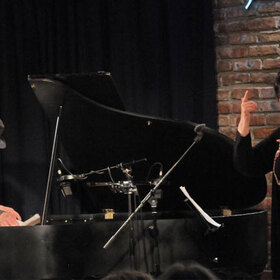 viki-almazidu-milcho-leviev-impressio_280x280_crop_478b24840a