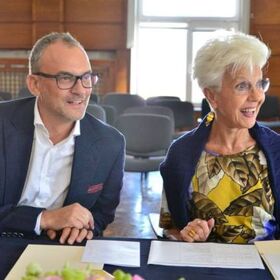 0153-2041_280x280_crop_478b24840a