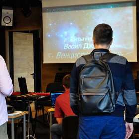 1_280x280_crop_478b24840a