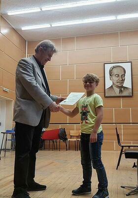 30713089-1650482105039476-2433310861100580864-o_280x400_crop_478b24840a