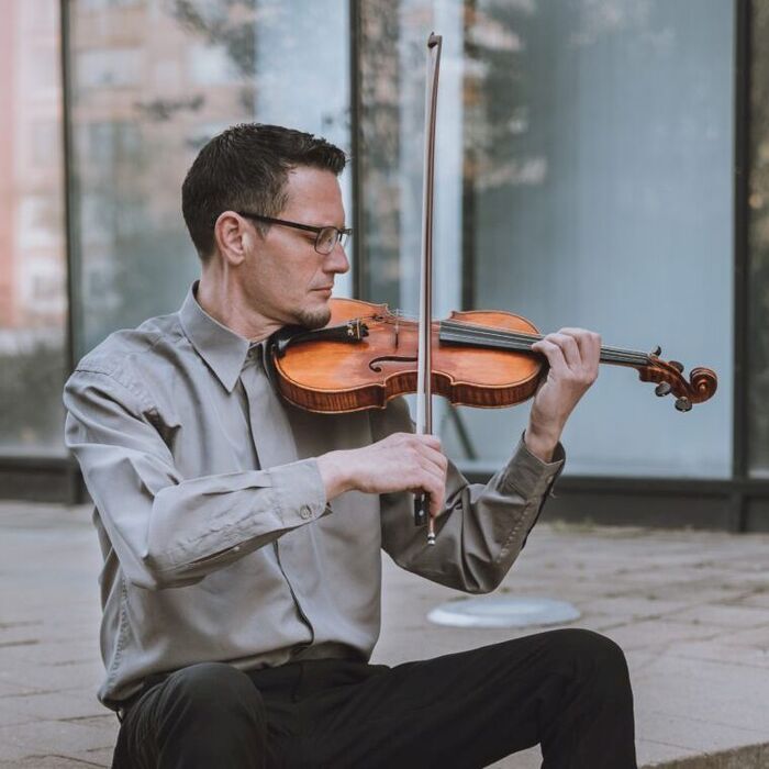 ivaylo-danailov-sofiaartinstitute-com_700x700_crop_478b24840a