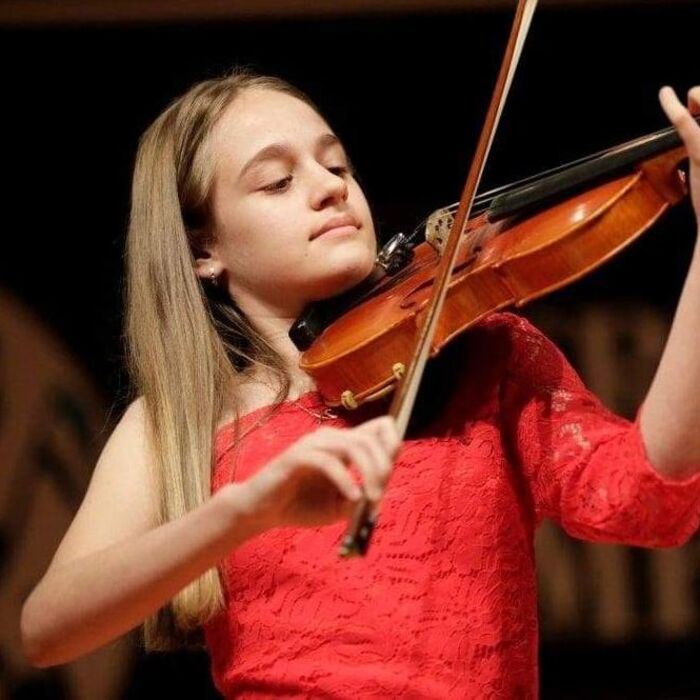 diyana-chausheva-bgfb-diyana-chausheva_700x700_crop_478b24840a