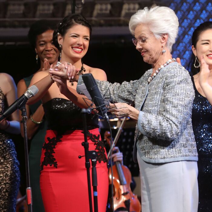 raina-kabaivanska-i-yoana-kadijska-f-krum-stoev_700x700_crop_478b24840a