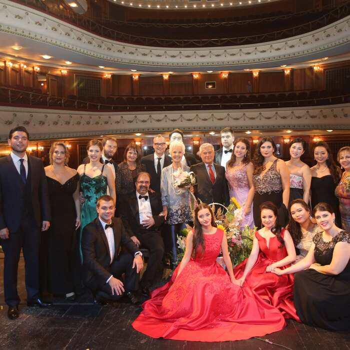 xvii-megdunaroden-maistorski-klas-raina-kabaivanska-krum-stoev_700x700_crop_478b24840a