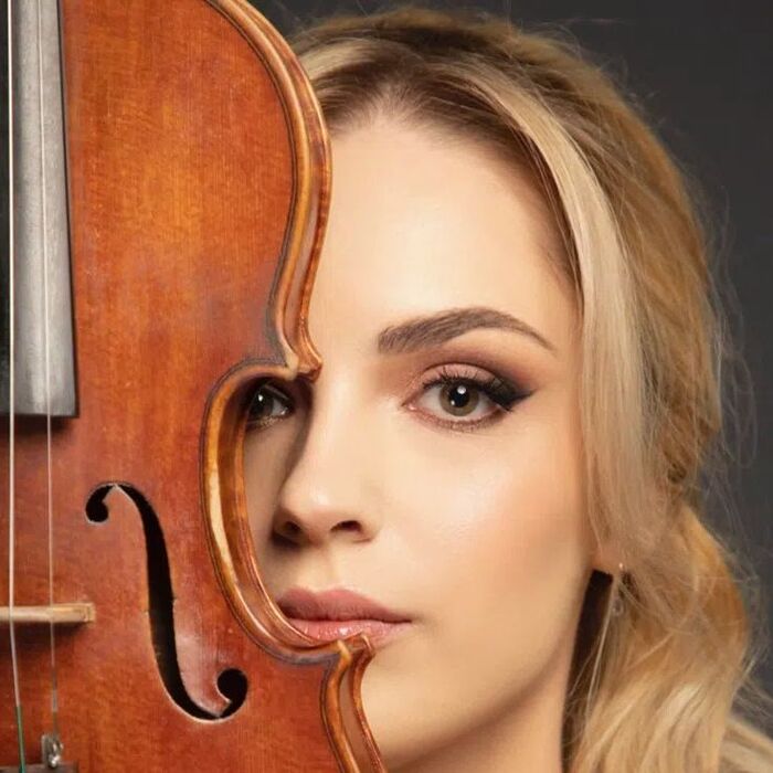 zornica-ilarionova-womang-bg_700x700_crop_478b24840a