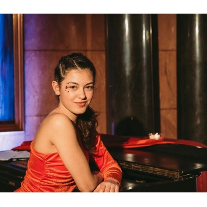 veronika-ilieva-vestnik-utro_700x700_crop_478b24840a