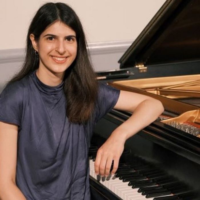 liuliua-al-shamlan-kratkoinfocom_700x700_crop_478b24840a