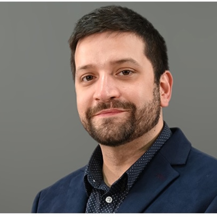 017-aleksandar-mitev-sofiaboyschoir-com_700x700_crop_478b24840a