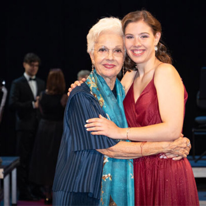 01-raina-alexander-bogdan-tompson-678x410-crop-478b24840a_700x700_crop_478b24840a