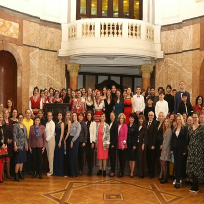 019-bta_700x700_crop_478b24840a