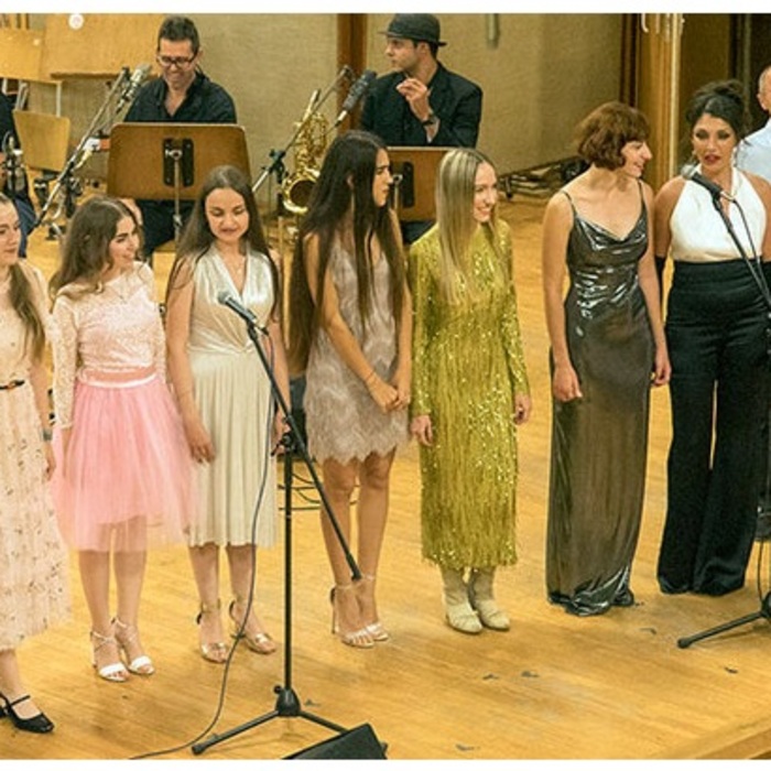 03-nbu_700x700_crop_478b24840a