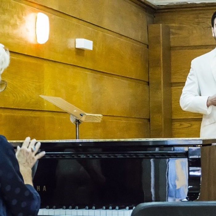 01_700x700_crop_478b24840a