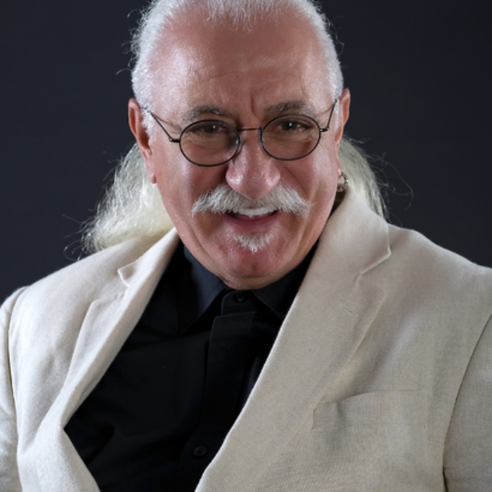 03-etien-levi-nbu_700x700_crop_478b24840a