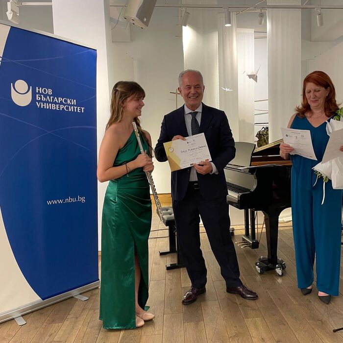 03-ambsofia-esteri-it_700x700_crop_478b24840a