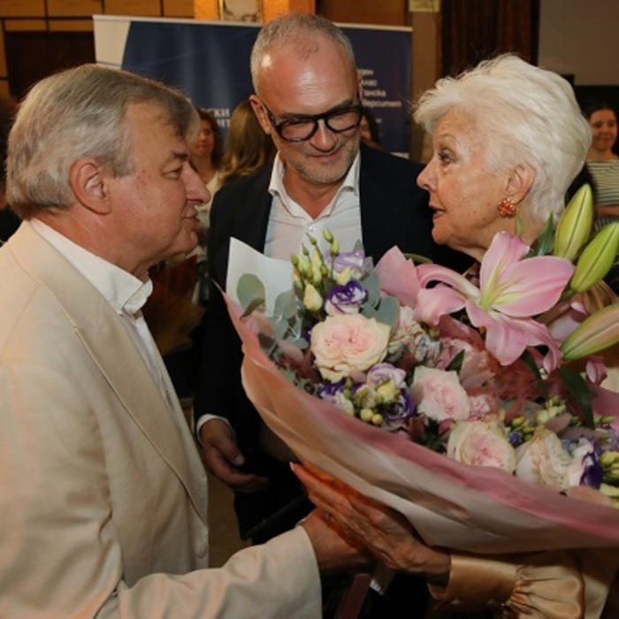 0925dokumentalen-film-raina-kabaivanska-f-krum-stoev_700x700_crop_478b24840a