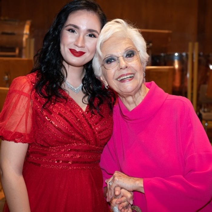 raina-kabaivanska-i-aida-pasku-feat-aleksandyr-bogdan-tomsun_700x700_crop_478b24840a