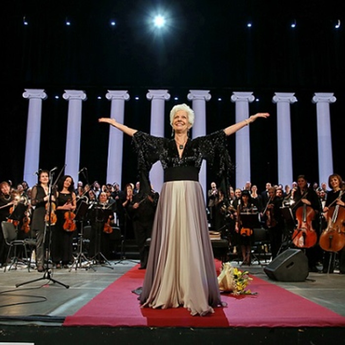 raina-kabaivanska-snimka-viktor-viktorov_700x700_crop_478b24840a