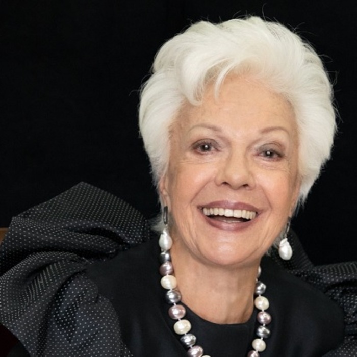 rajna-kabaivanska-kostadin-krustev-koko_700x700_crop_478b24840a