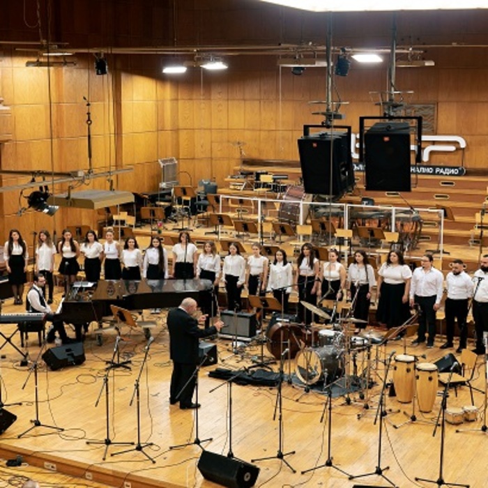 folk-dgaz-formazia-nbu_700x700_crop_478b24840a