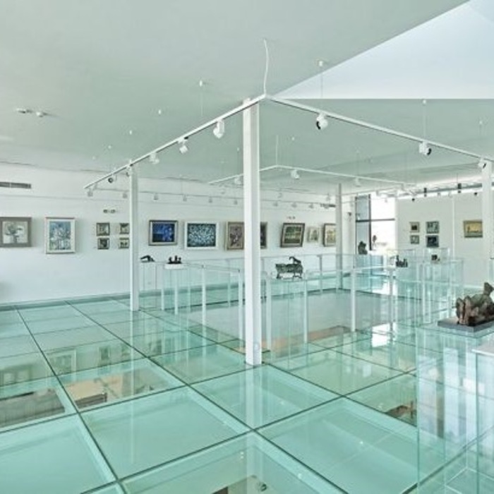 uni-art-inside-1-nbu_700x700_crop_478b24840a