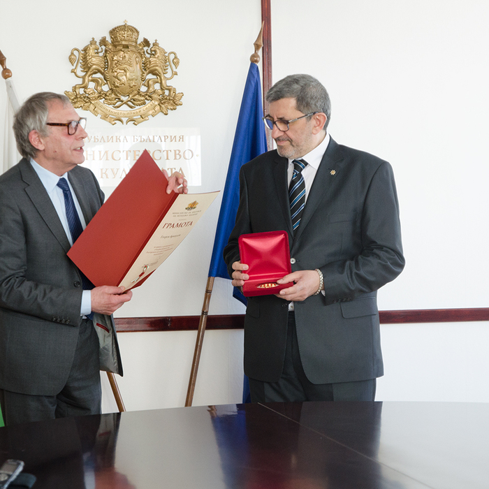 dsc-0135_700x700_crop_478b24840a