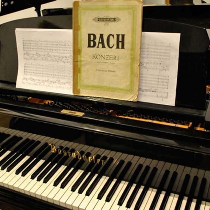 photo-8_700x700_crop_478b24840a