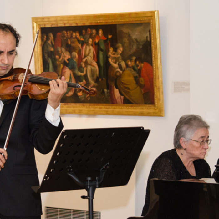 photo-12_700x700_crop_478b24840a