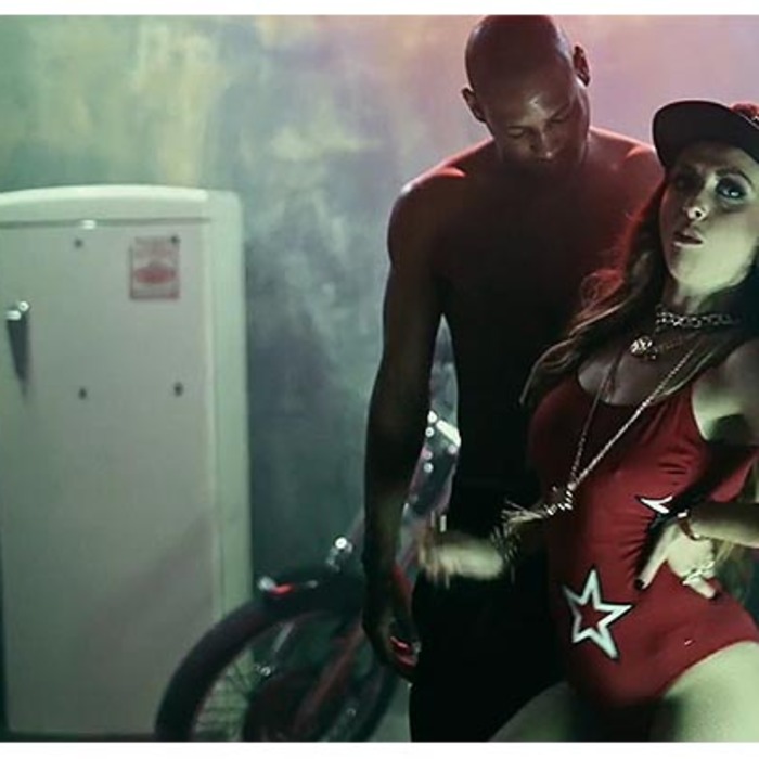 debut_700x700_crop_478b24840a