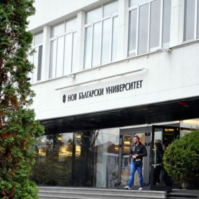 dsc0003_700x700_crop_478b24840a