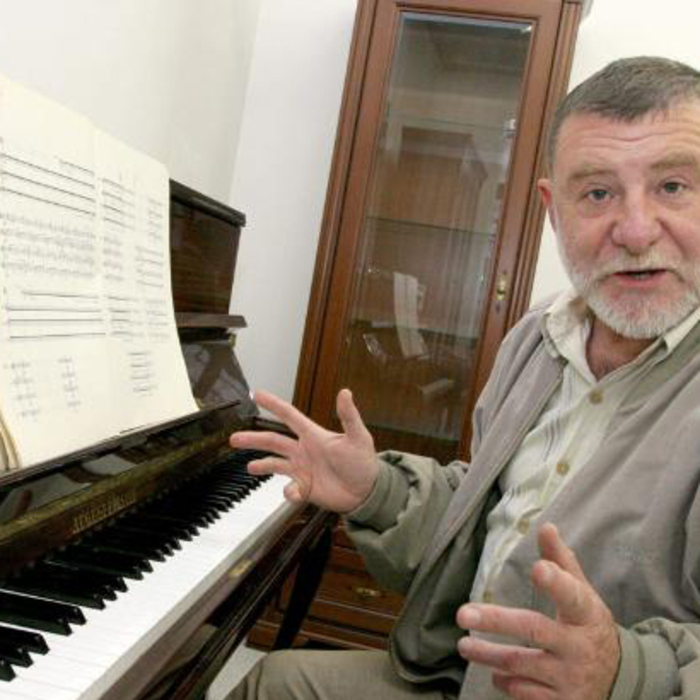 stefandragostinov_700x700_crop_478b24840a