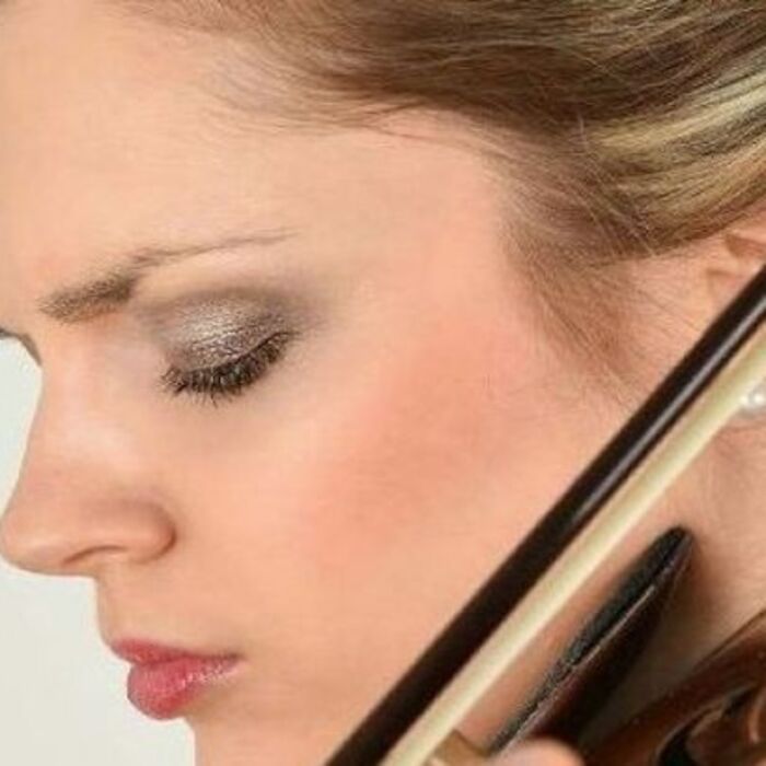 640-420-zornica_700x700_crop_478b24840a