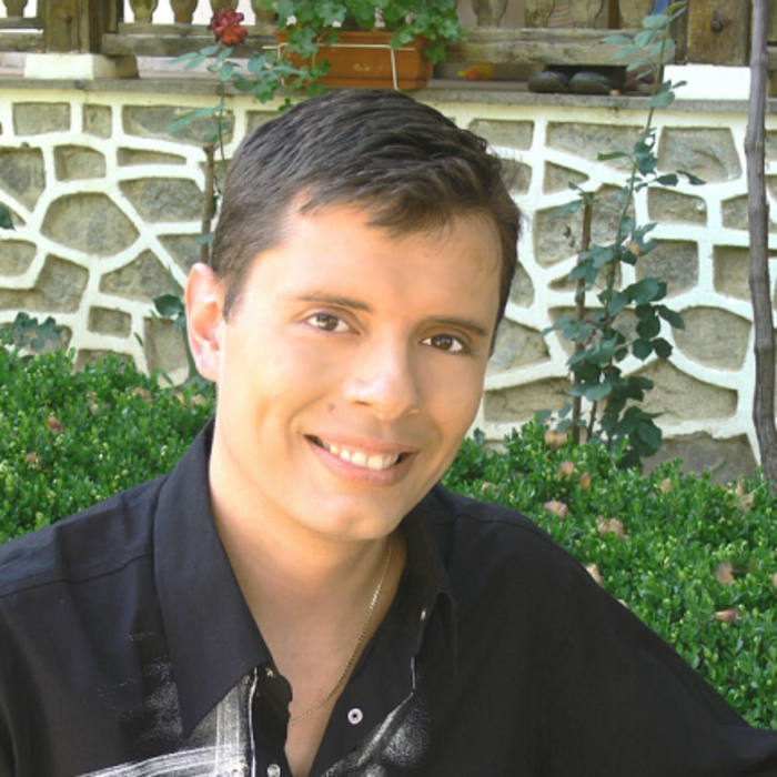 aleksandur-al_700x700_crop_478b24840a