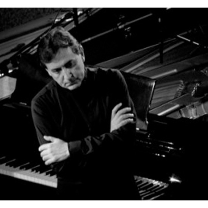 ludmil-angelov_700x700_crop_478b24840a