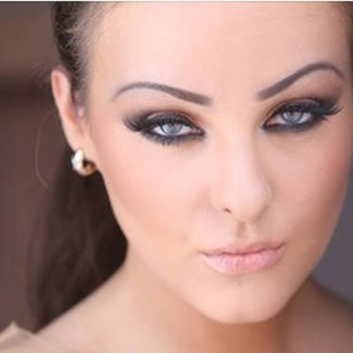 simona2_700x700_crop_478b24840a