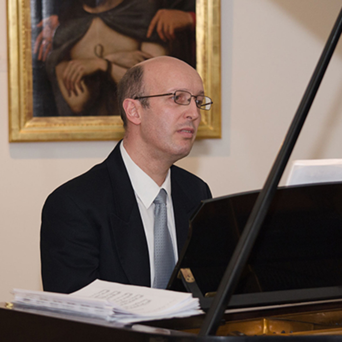 qvor-konov_700x700_crop_478b24840a