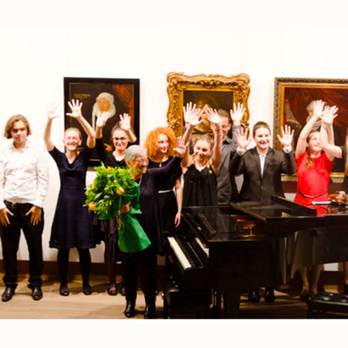 photo-41_700x700_crop_478b24840a