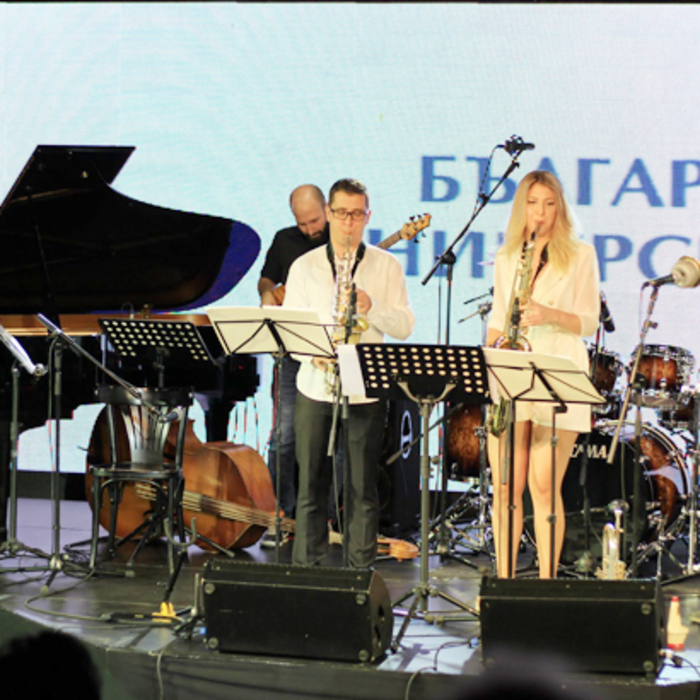 photo-3_700x700_crop_478b24840a